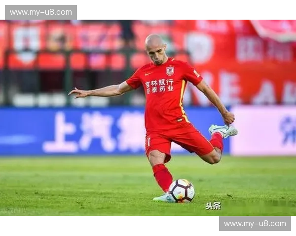 《北境之光硬撼海上浮华：当长春亚泰遇见上海海港，谁才是绿茵场上的终极主角？》